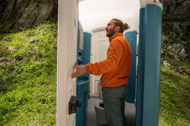 Best Porta potty rental near me  in Oakville, CT
